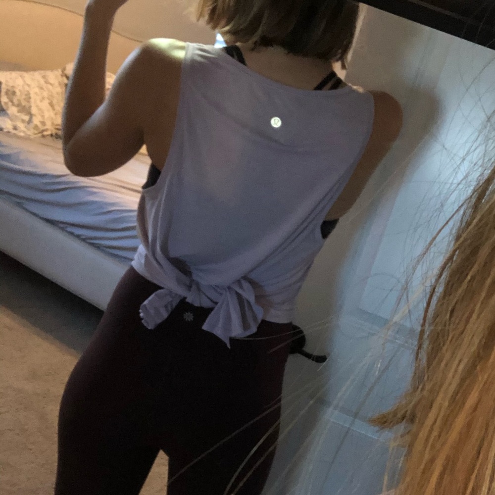Lululemon tank.